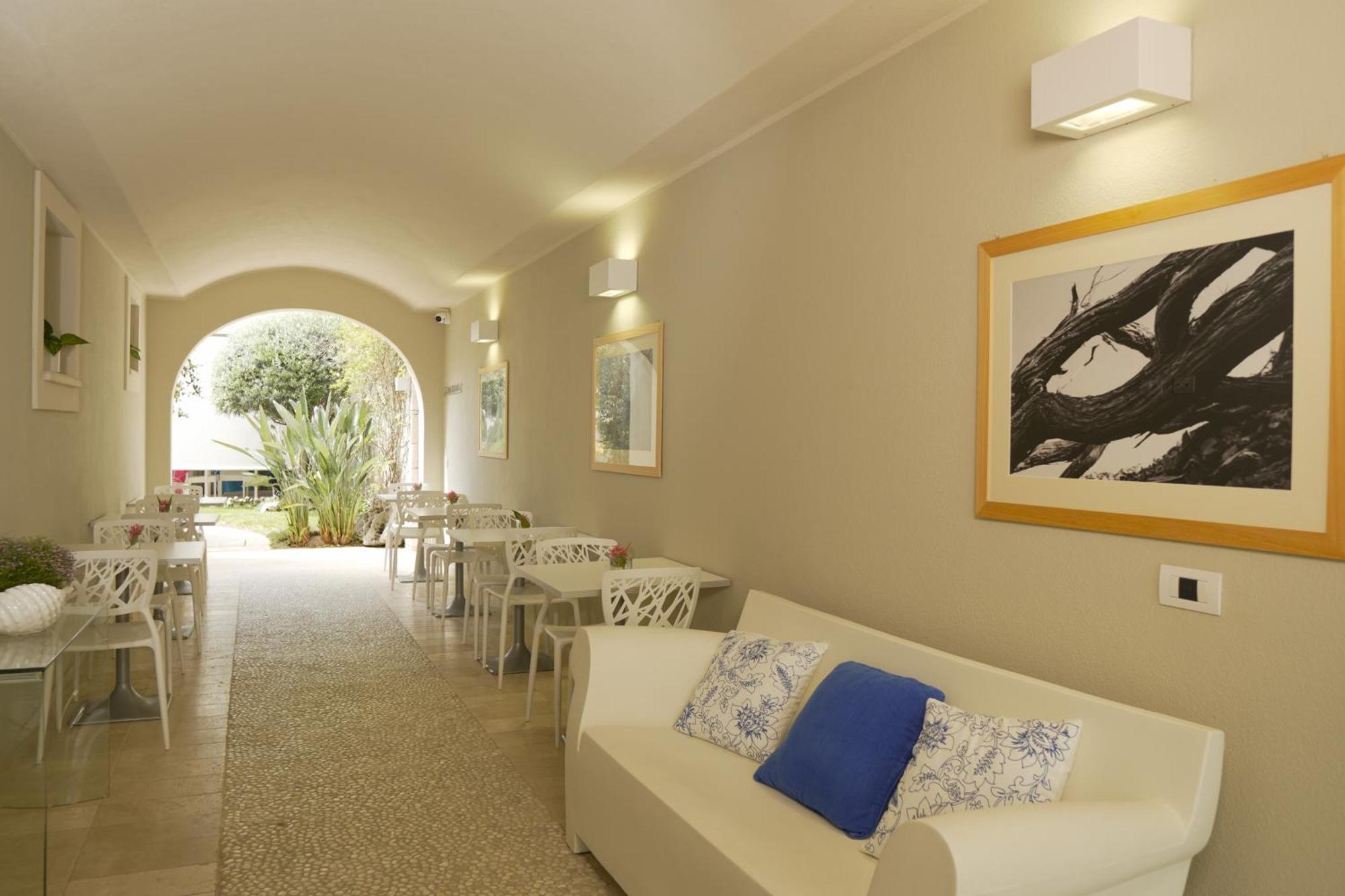 Domu Noa Hotel Villasimius Buitenkant foto