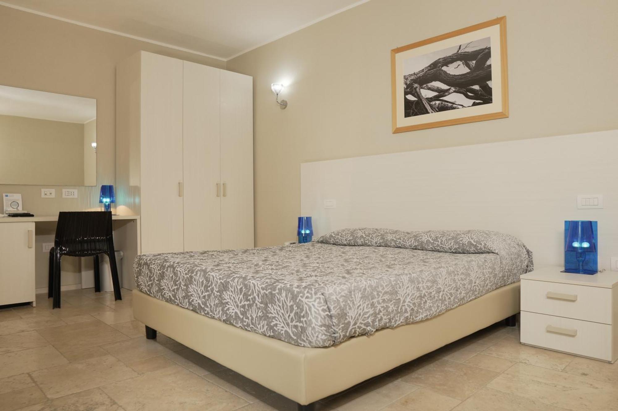 Domu Noa Hotel Villasimius Buitenkant foto