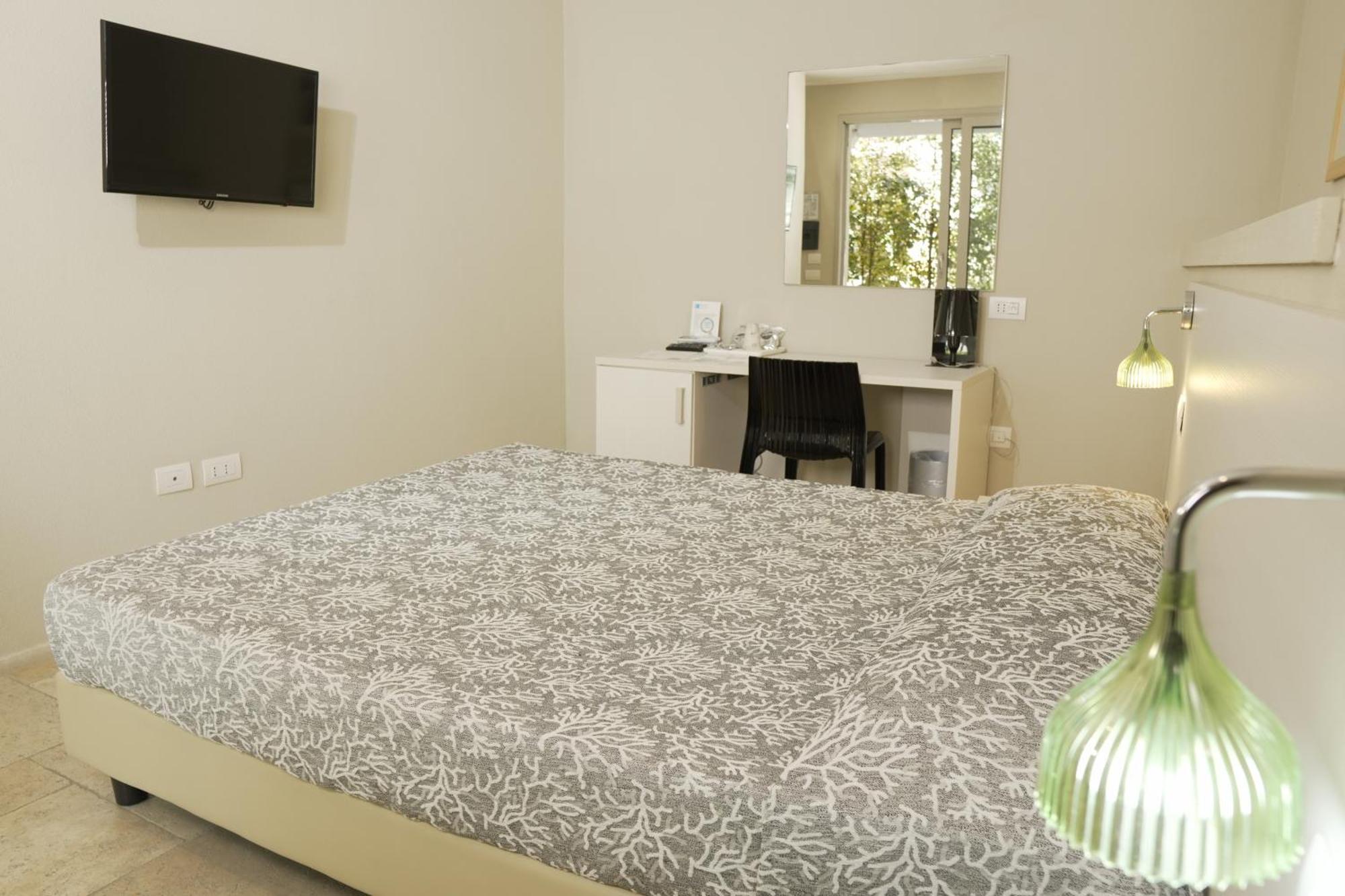 Domu Noa Hotel Villasimius Buitenkant foto