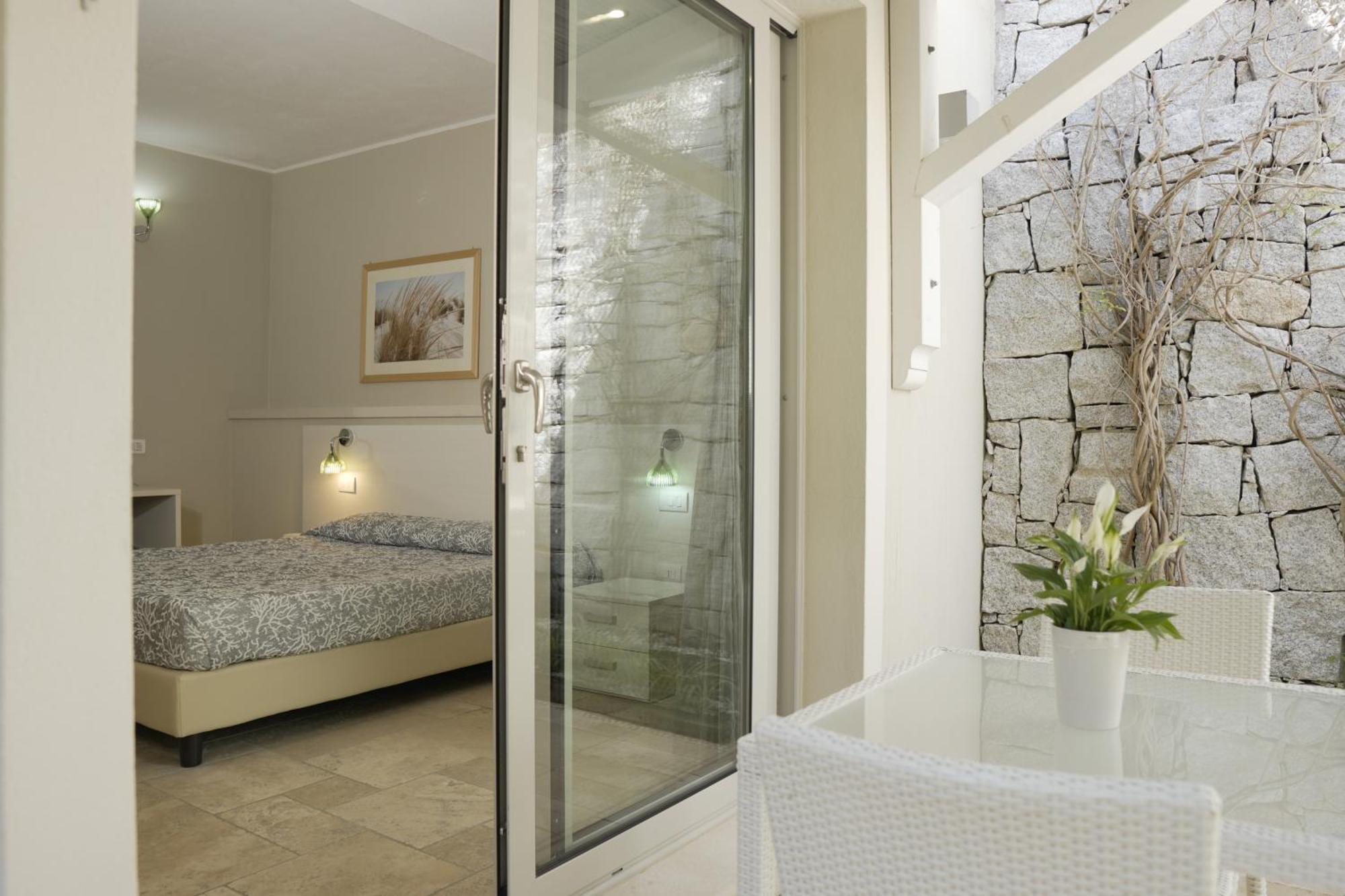 Domu Noa Hotel Villasimius Buitenkant foto