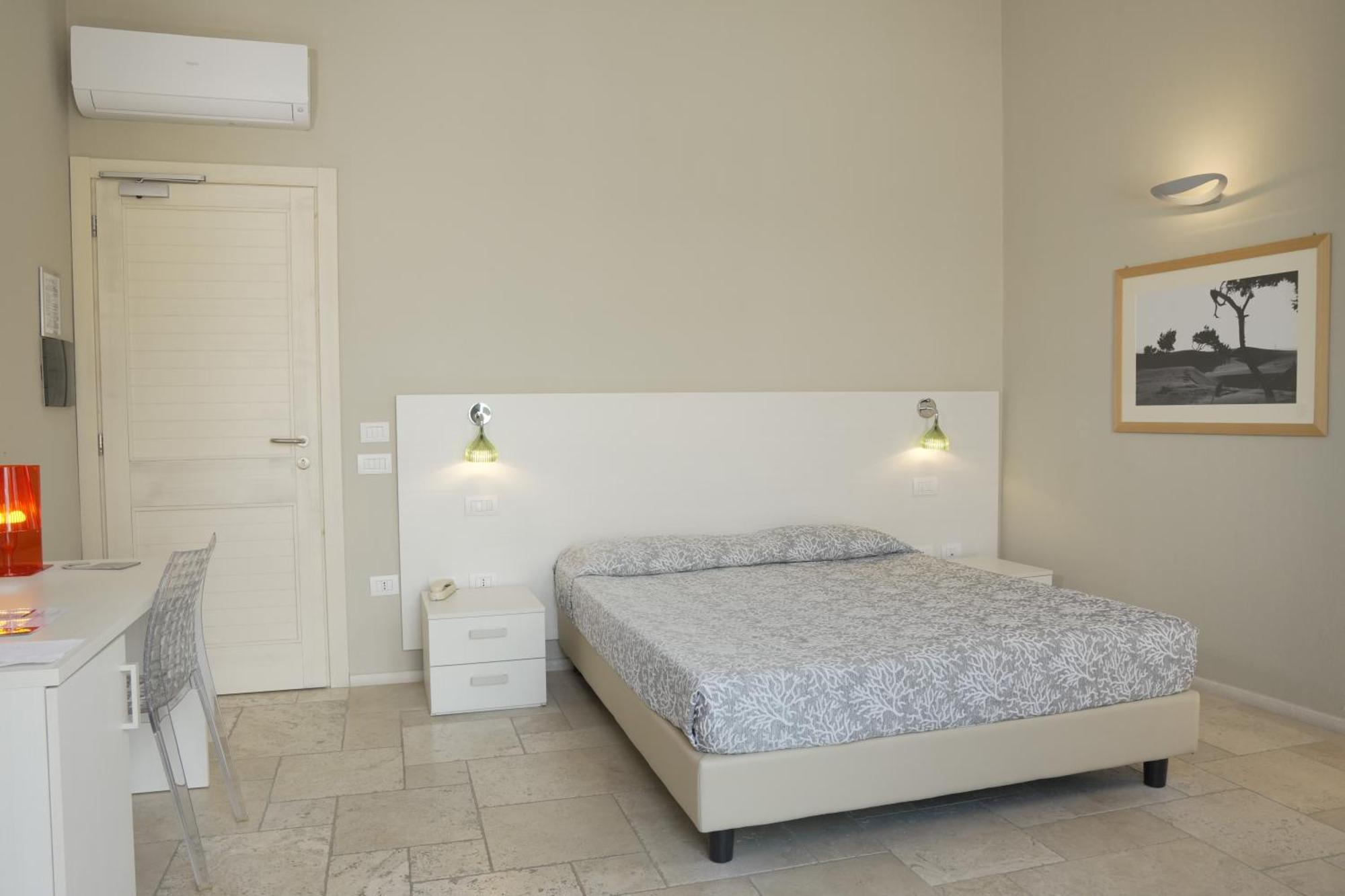 Domu Noa Hotel Villasimius Buitenkant foto